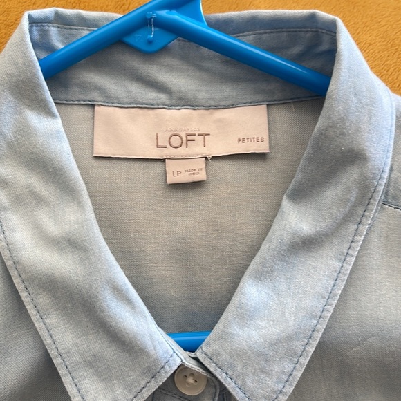 Large petite Loft button down - Picture 2 of 4